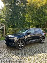 Volvo XC40 B4 R Design Geartronic R Design - Volvo XC40 Gebrauchtwagen in München