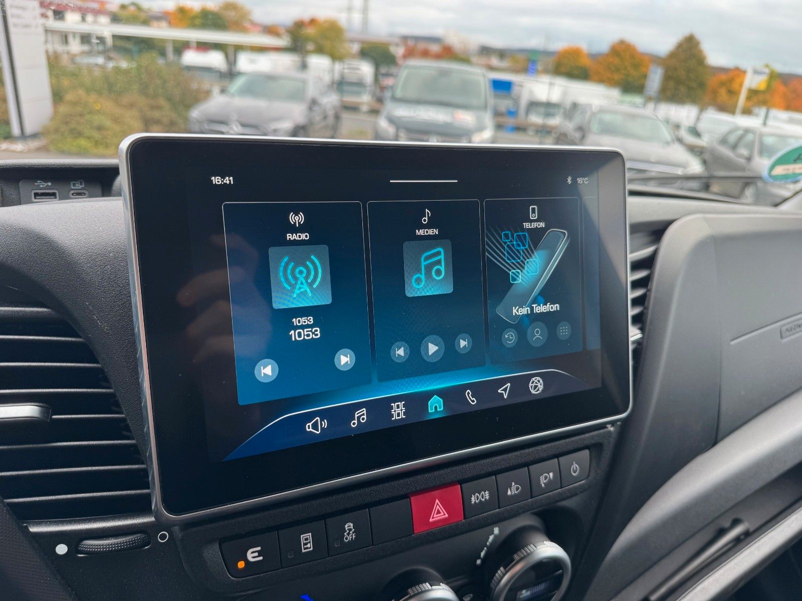 Fahrzeugabbildung Iveco Daily 35S16 A8 *R3.520mm*Automatik*AHK*ACC*