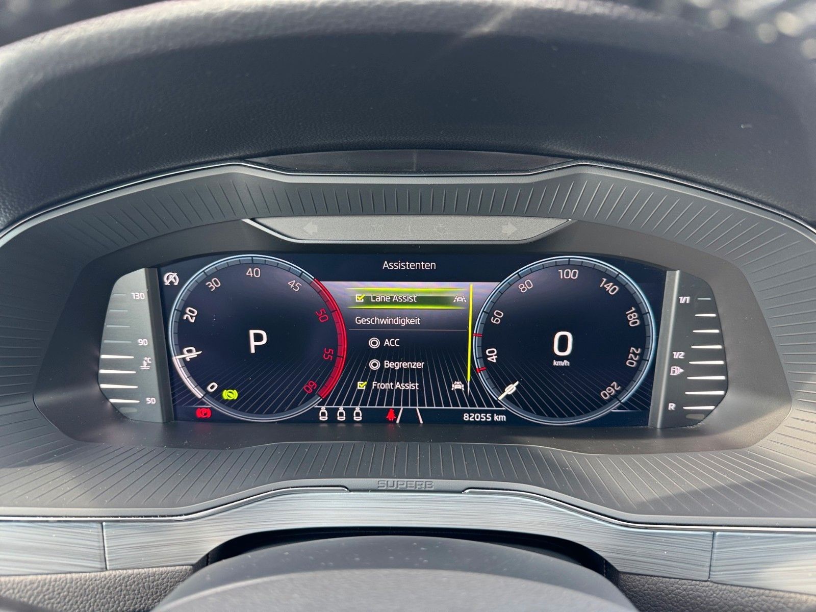 Fahrzeugabbildung SKODA Superb Combi Ambition