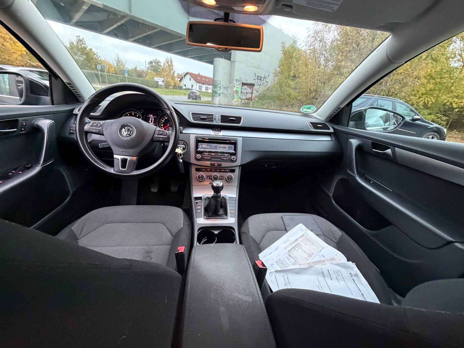 Volkswagen Passat 2012 — photo 10