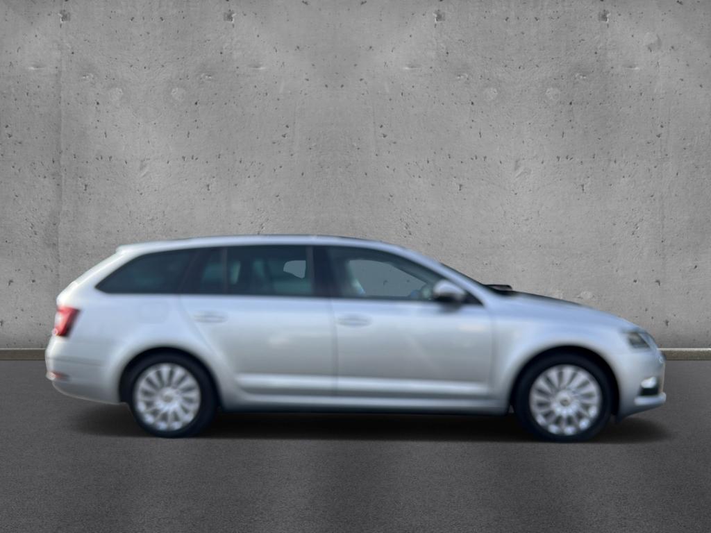 Skoda Octavia Combi 2.0TDI DSG Ambition LED Nav StdHzg