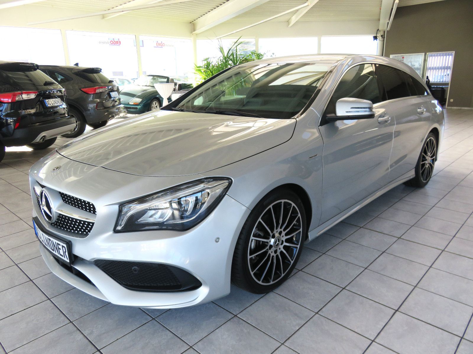 MERCEDES-BENZ CLA 180 CLA -Klasse Shooting Brake*AMG-Line*LED*