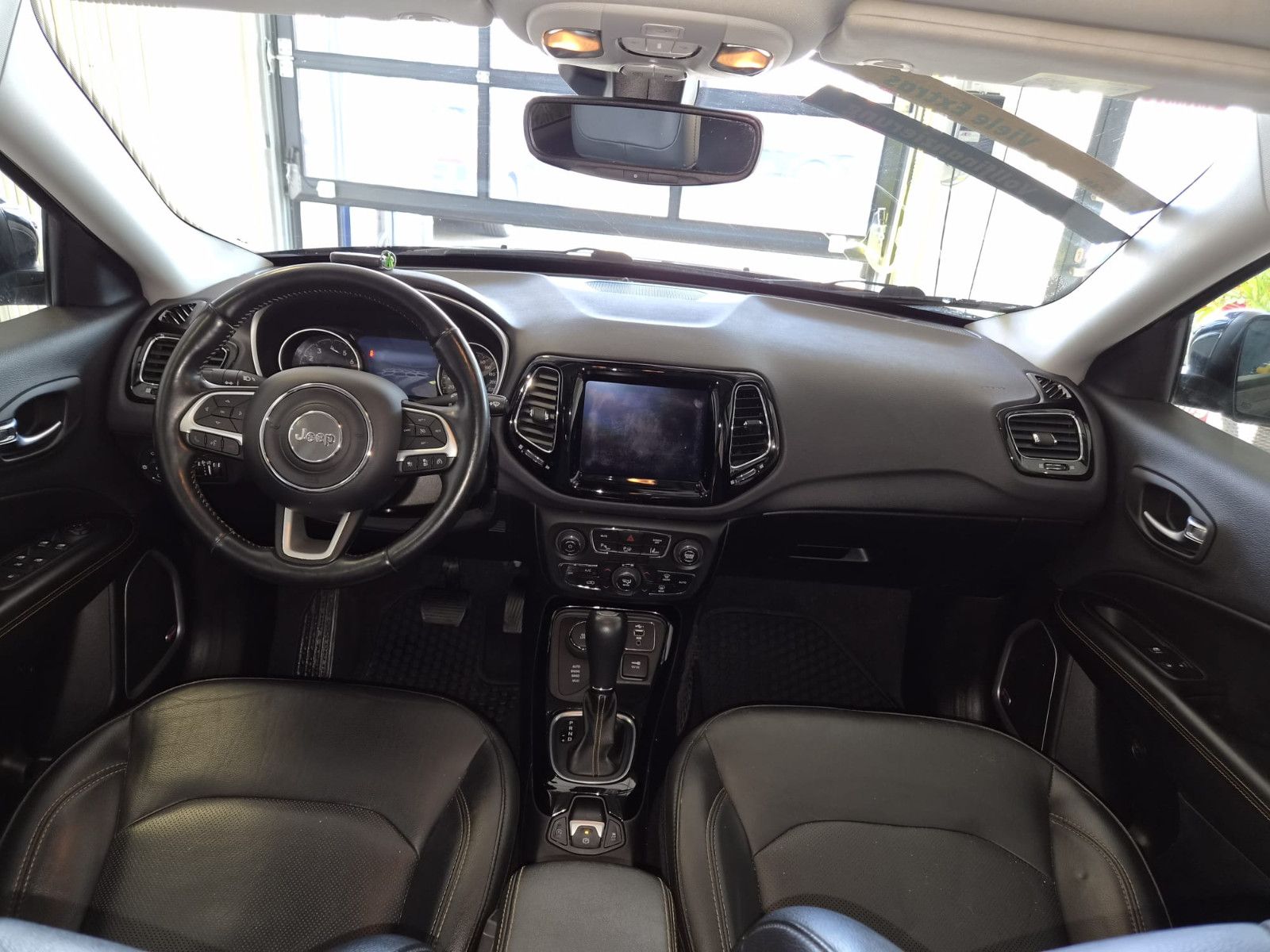 Fahrzeugabbildung Jeep Compass Limited 4WD / LED / NAVI / LEDER