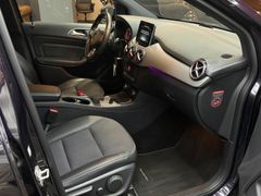 MERCEDES-BENZ B 200*MEMORY*LED*KAMERA*SH*DCT*LEDER*LICHT-PAKET