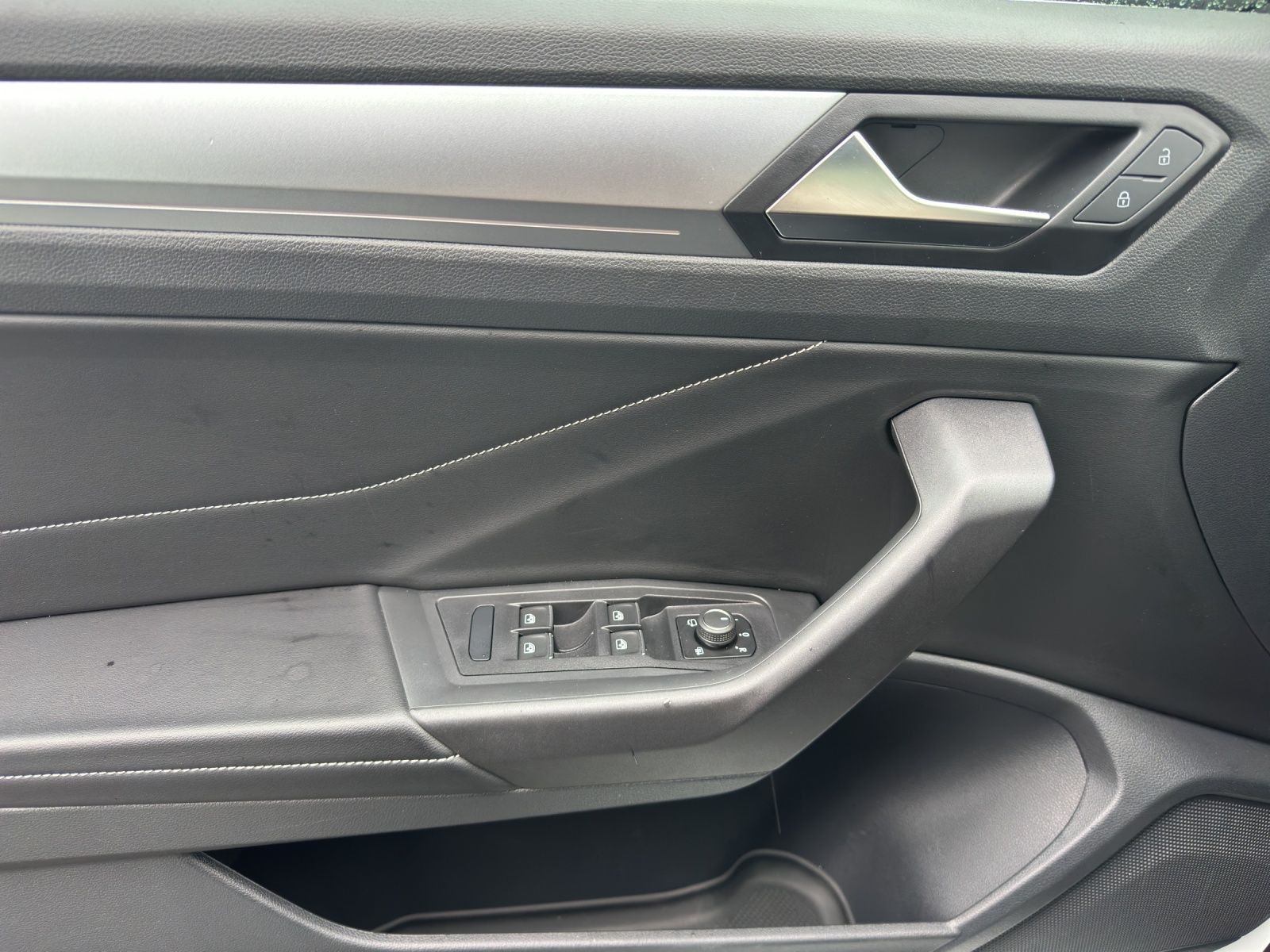 Volkswagen T-Roc - Bild 9