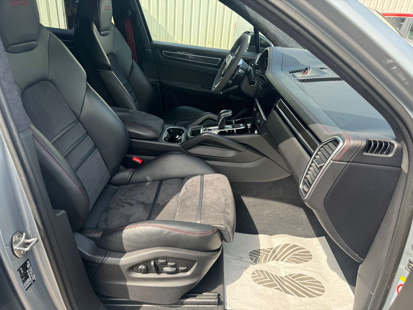 Fahrzeugabbildung Porsche Cayenne GTS Panorama+Sportabgas+HeadUp