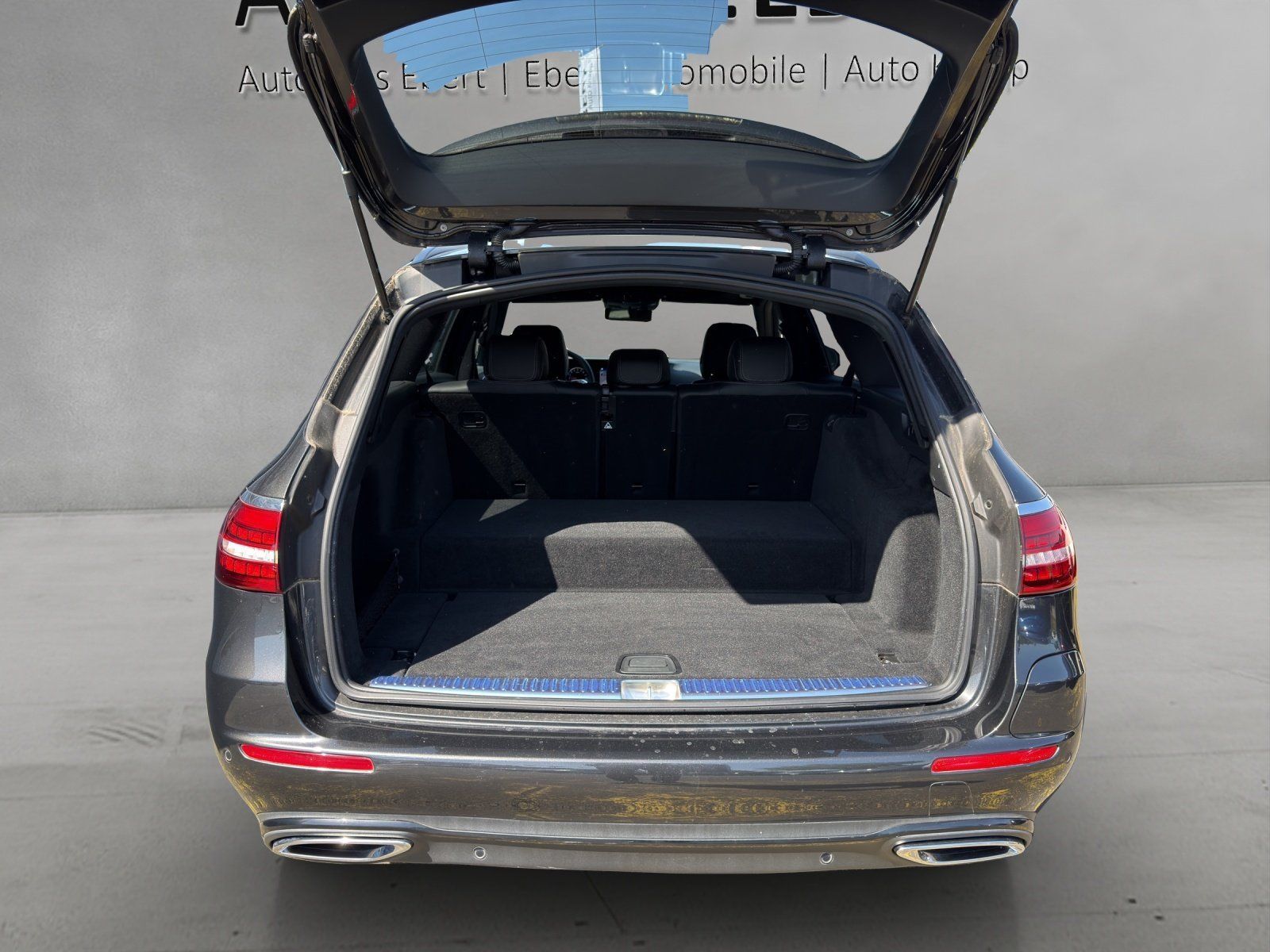Fahrzeugabbildung Mercedes-Benz E 300 e T-Modell AVANTGARDE DISTRONIC PSD AHK