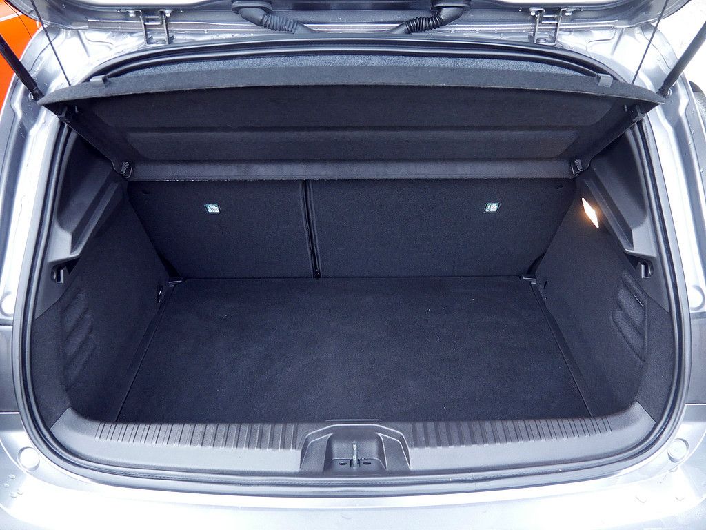 Fahrzeugabbildung Renault Clio Techno TCe 140 PDC SHZ KAMERA NAVI LED