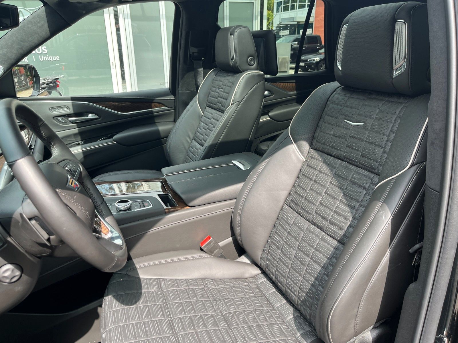 Fahrzeugabbildung Cadillac Escalade Sport Platinum 6.2 V8  4x4