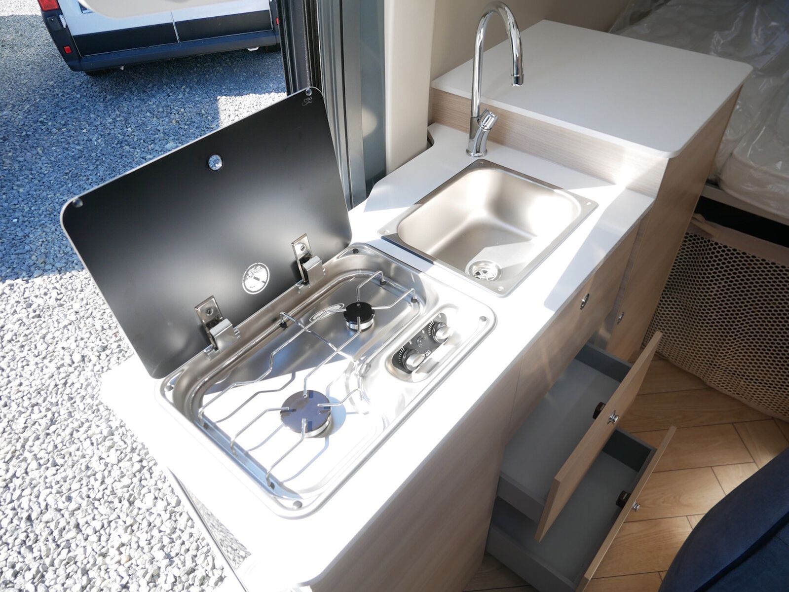 Fahrzeugabbildung Chausson Van First Line V594L Dörr Black-Edition exklusiv