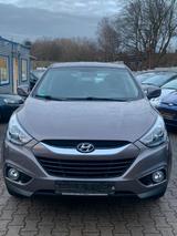 Hyundai ix35 blue Finale 2WD*TOP*TÜV NEU*GEWAHR - Hyundai ix35 Gebrauchtwagen in Duisburg