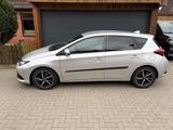 Toyota Auris Edition-S+ 1,6-l-D-4D S/S Edition-S+ - Toyota Auris mit Diesel-Antrieb