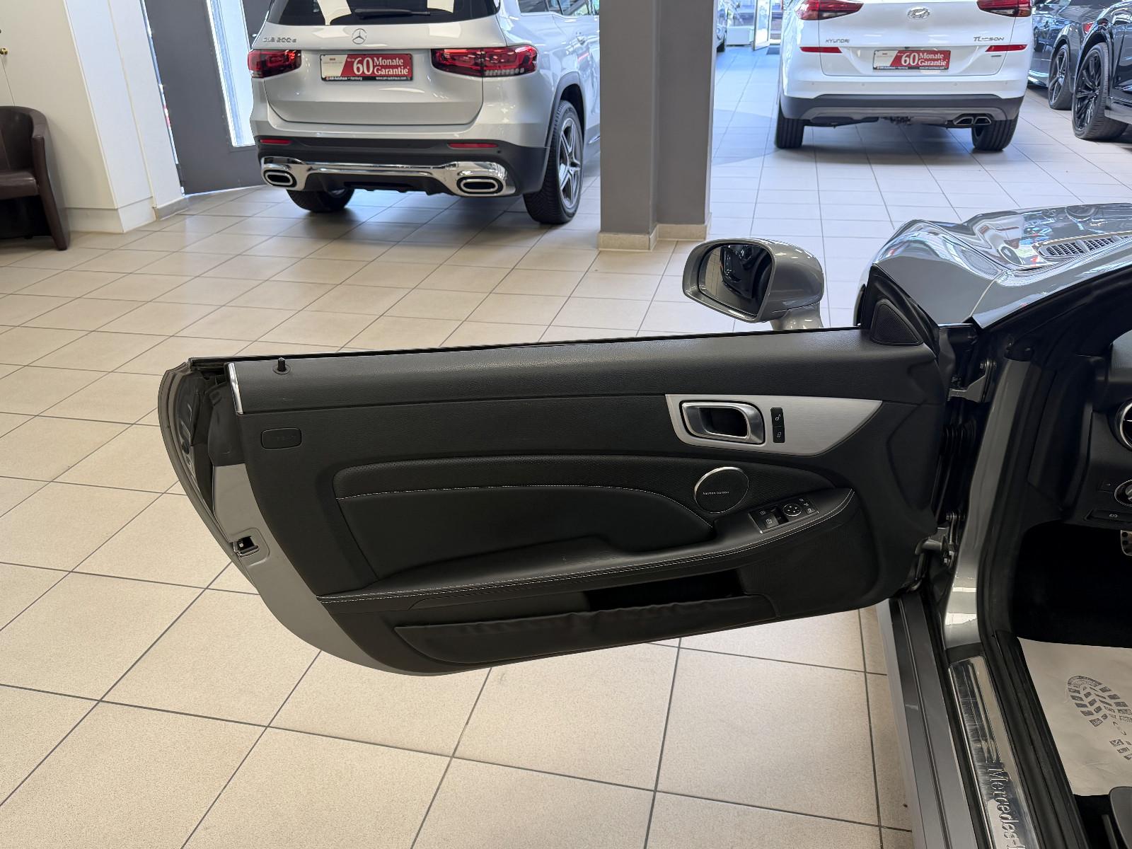 Mercedes-Benz SLK 250 CDI BE Roadster *AMG*Glasdach*AirScarf