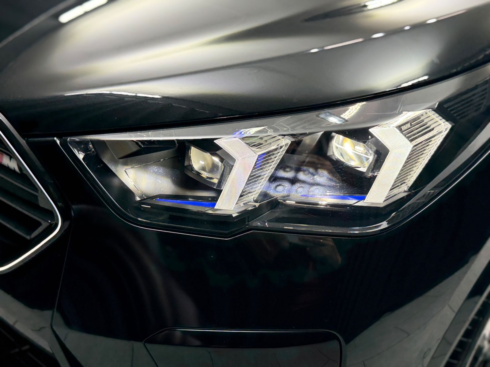 Fahrzeugabbildung BMW X2 M35 i xDrive|M-SPORT PRO|NAVI|HEAD-UP|21 ZOLL