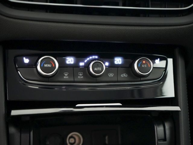 Grandland GSe PHEV 4X4 AT+LED+NAVI+RÜCKFAHRKAMER