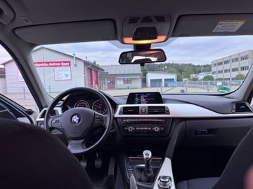 BMW 318 - 12