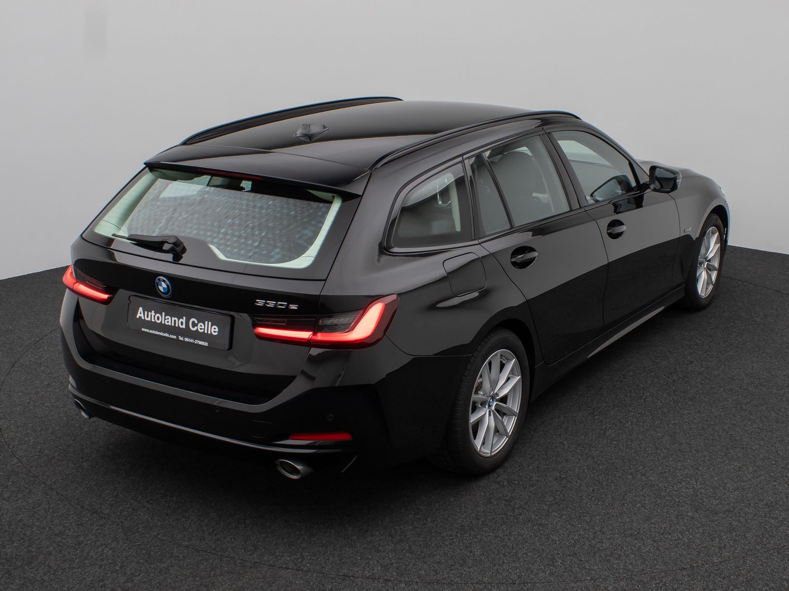 Fahrzeugabbildung BMW 330e DAB CockPit+ Lordos PDC Geschwindigkeitsreg