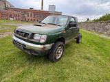 Nissan PickUp - Nissan PickUp: Geländewagen