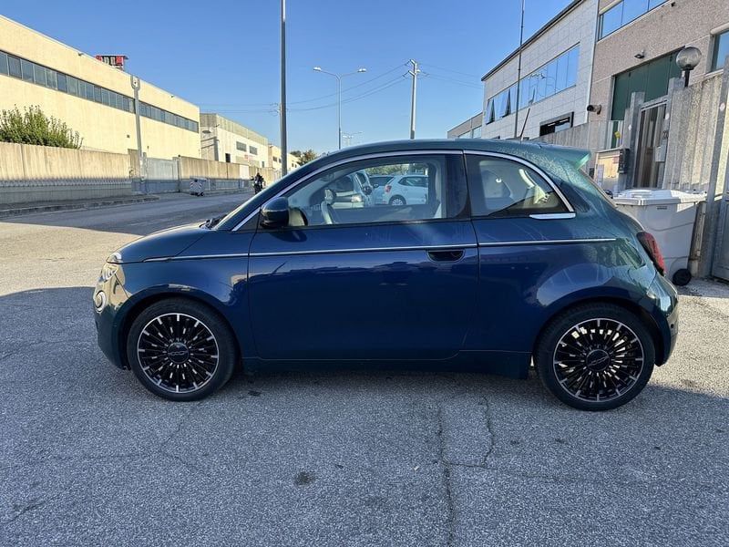 Fiat FIAT 500 500e 42 kWh La Prima imagem 3