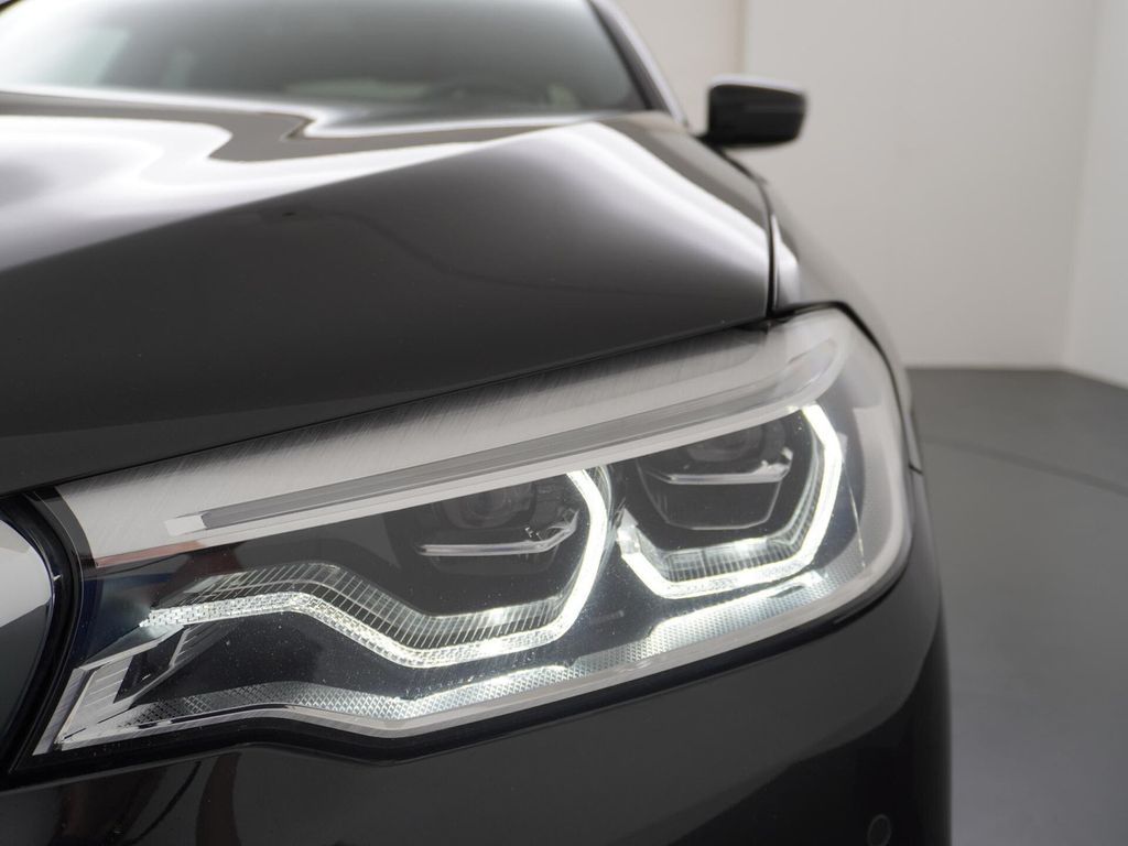 BMW 540 5-serie 540i xDrive High Executive Schiebeda