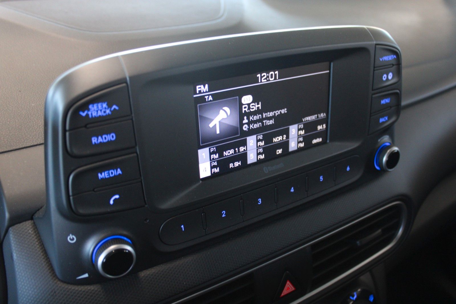 Fahrzeugabbildung Hyundai KONA 1.0 T-GDI KLIMA AHK Allwetter PDC Tempomat