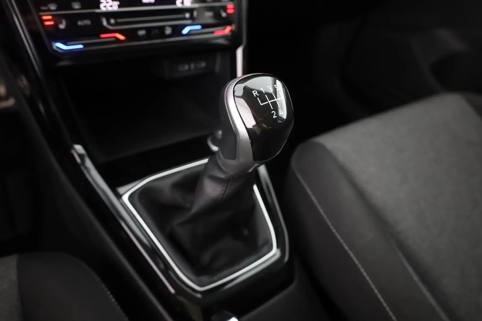Volkswagen T-Cross 1.0 TSI Move Navi Sitzheizung DAB PDC, миниатюра 14