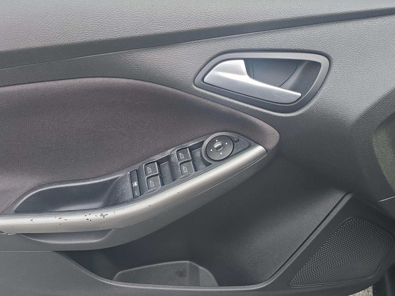 Fahrzeugabbildung Ford Focus Turnier Champions Edition