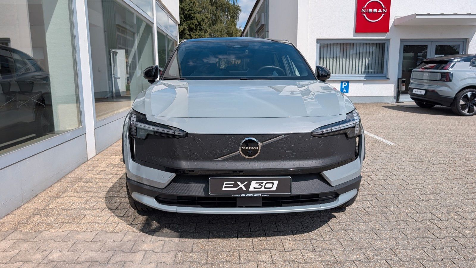 Fahrzeugabbildung Volvo EX30 CC Cross Country AWD | PANO | Performance
