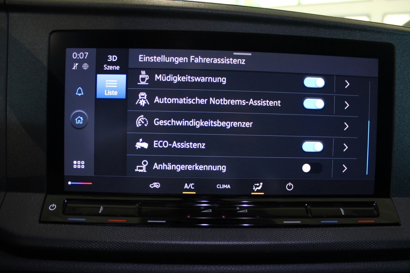 Fahrzeugabbildung Ford Transit Connect TREND L1 AHK NAVI IACC uvm.