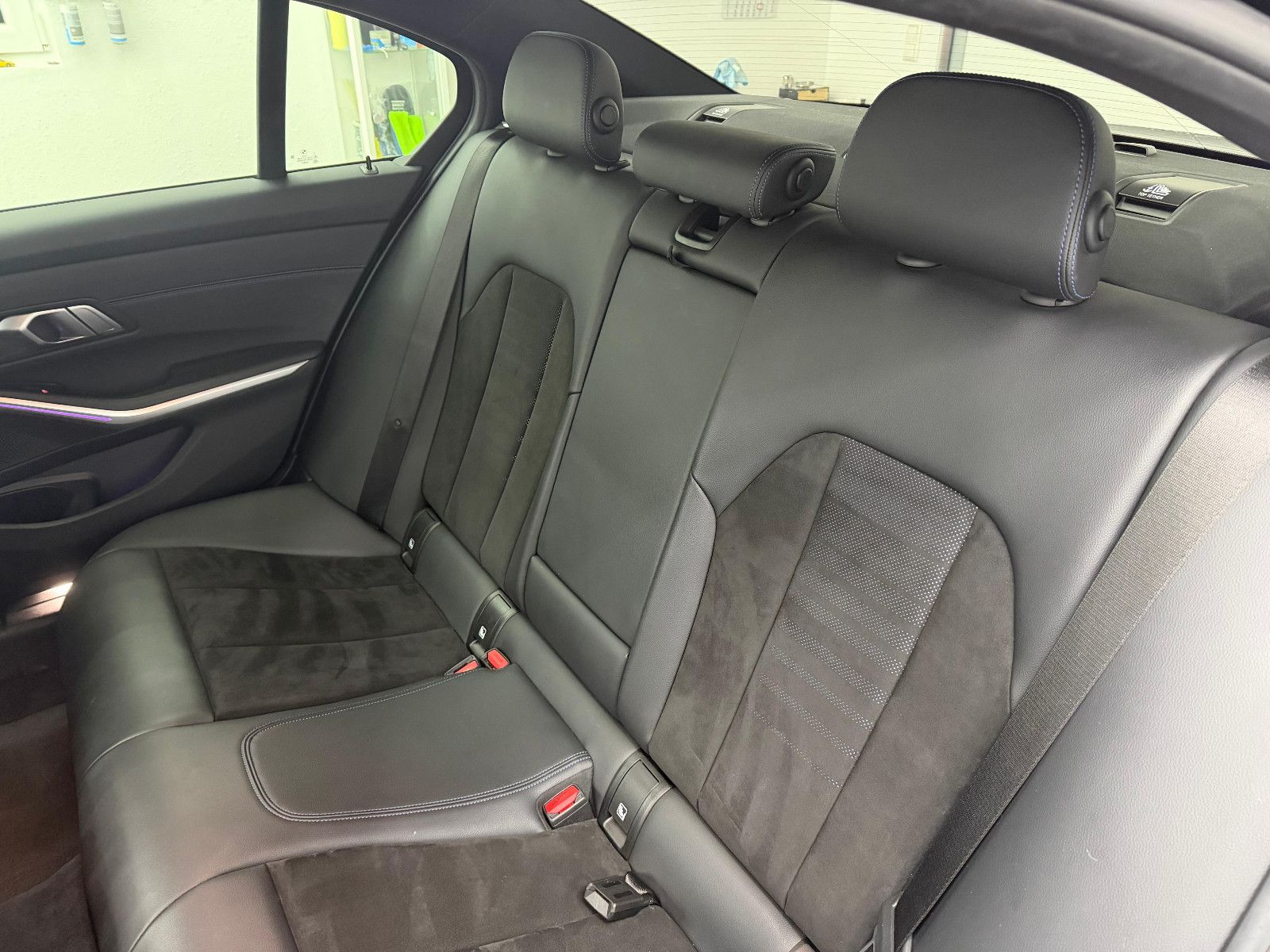 Fahrzeugabbildung BMW 330i xDrive M-SPORT/LIVE COC/HiFi/DEUTSCH