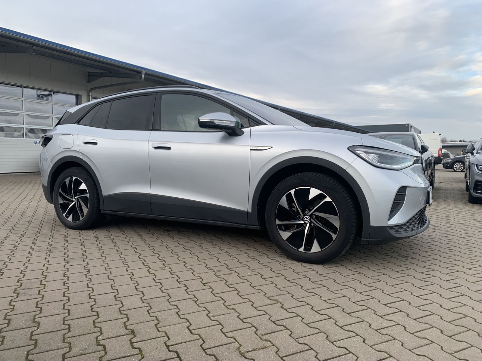 Fahrzeugabbildung Volkswagen ID.4 Pro Performance 150kW*Tech*Pano*LED-Matrix*