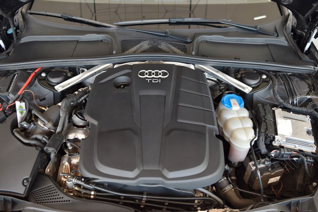 AUDI A4 2.0 TDI Avant~Navi~Bluetooth~Bi-Xenon~AHK AUDI A4 2.0 TDI Avant~Navi~Bluetooth~Bi-Xenon~AHK