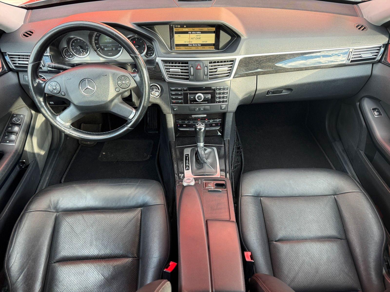 Mercedes-Benz E220 2011 — photo 9
