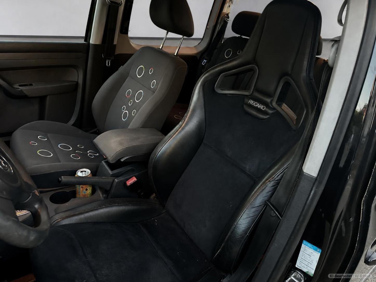 Volkswagen Caddy Maxi behindertengerecht / Rampe
