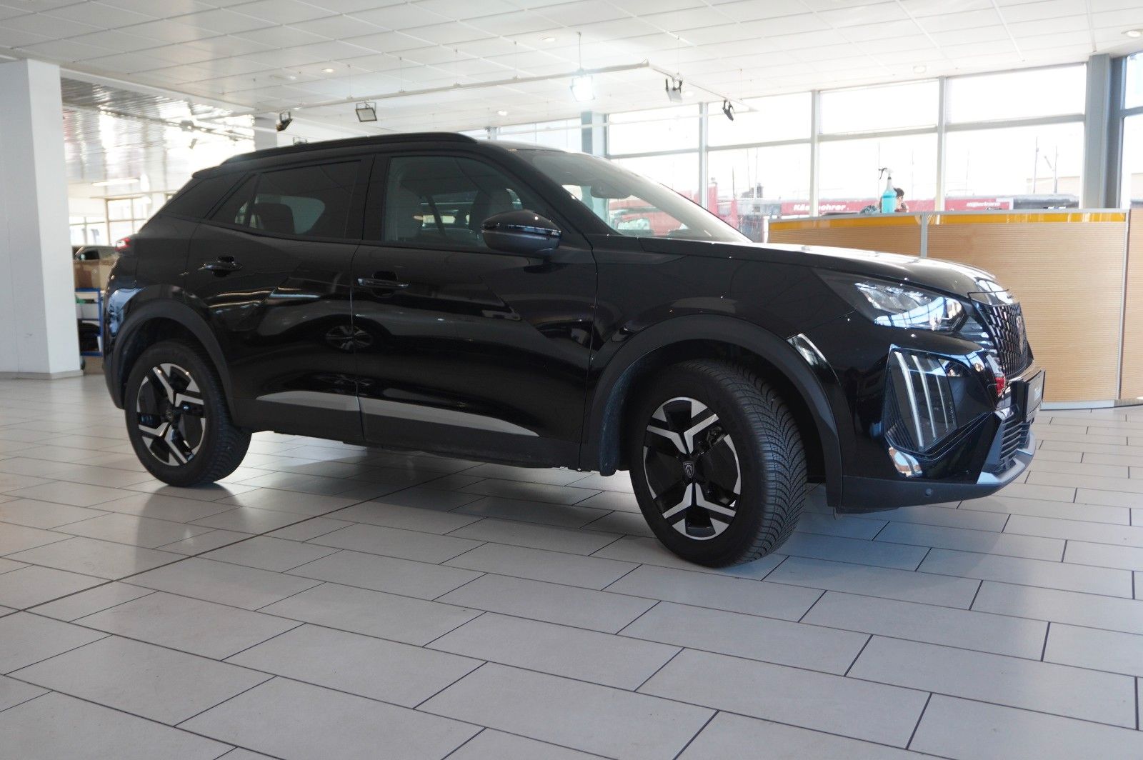 Fahrzeugabbildung Peugeot 2008 1.2 HYBRID ALLURE E-DSC NAVI/LED/SPORT/VIRT