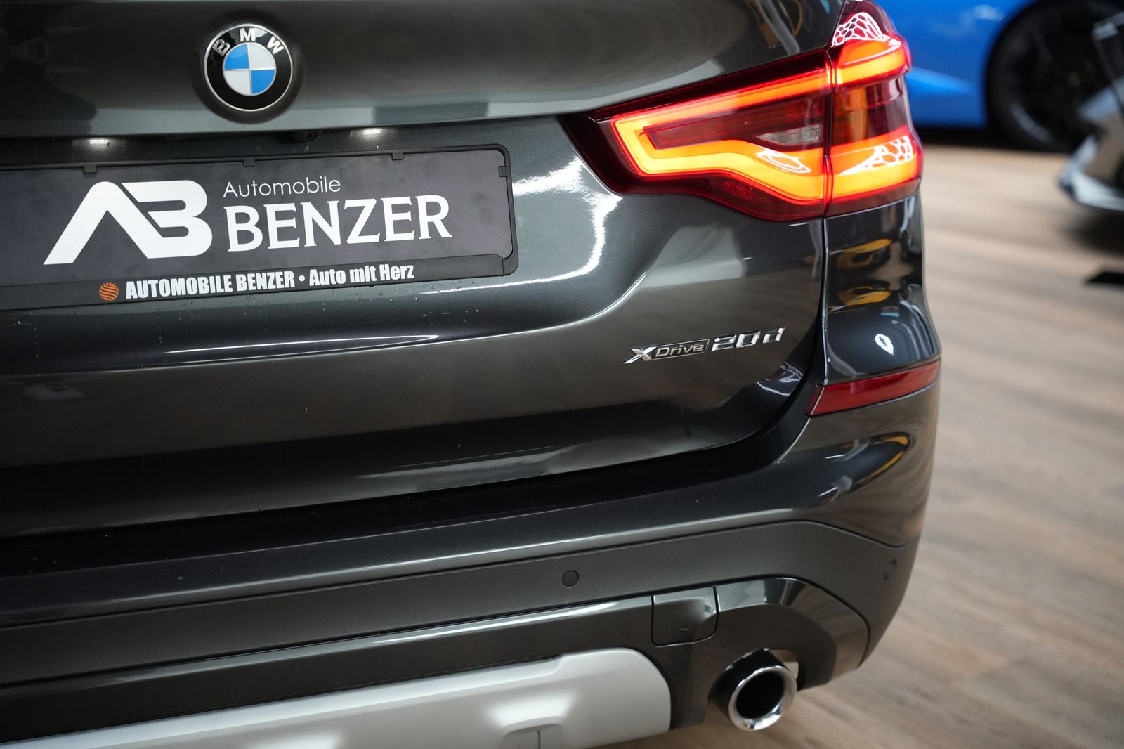 Fahrzeugabbildung BMW X3 xDrive 20 d xLine *Shadow-Line*LED*Leder*SHZ