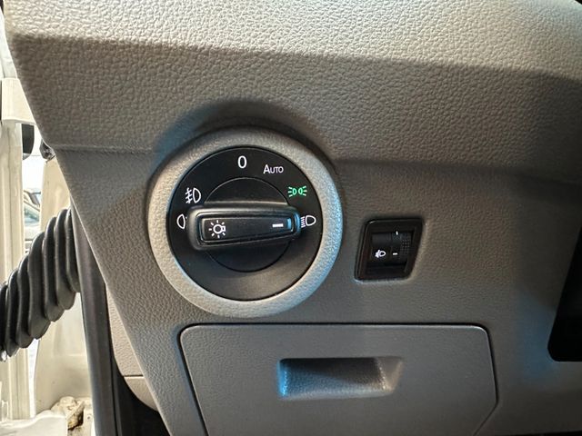 MYAUTOCENTER – Gebraucht- und Jahreswagen mit Werkstattservice in Pfaffenhofen Volkswagen T6.1 Transporter Kasten FWD *1. Hand*Kamera*Navi