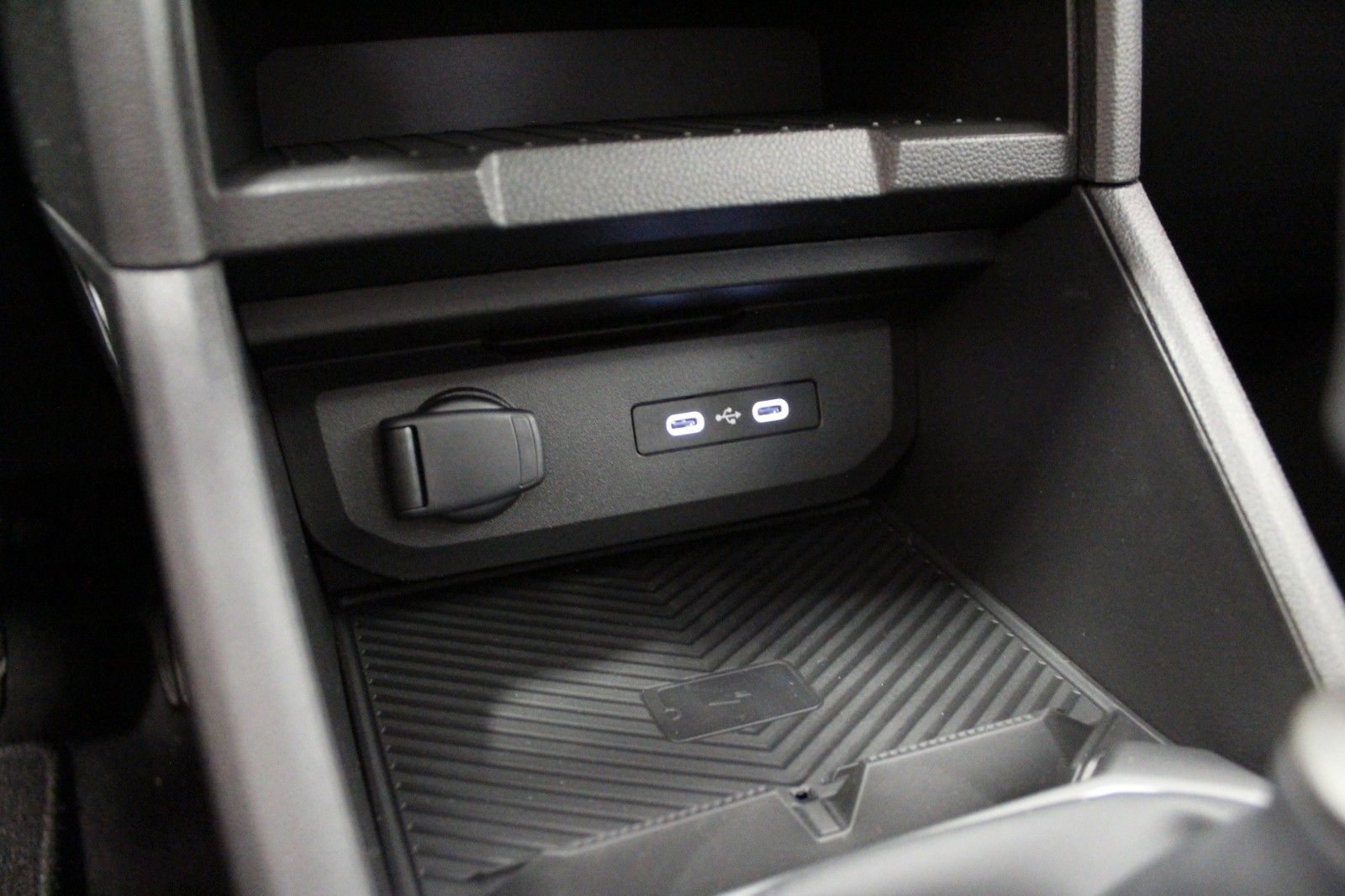 Fahrzeugabbildung Dacia Bigster TCe 140 Journey *Winter-Plus-Paket*