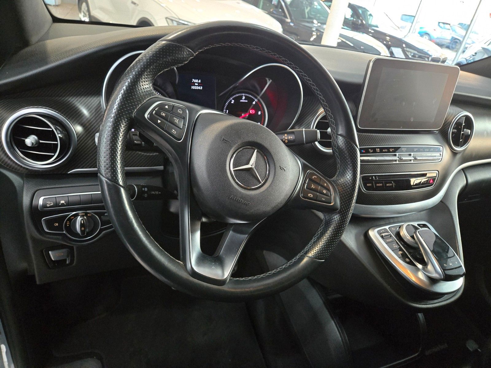 Fahrzeugabbildung Mercedes-Benz V 250 Lang 4 Matic AMG LINE * PANO* LED*LEDER*