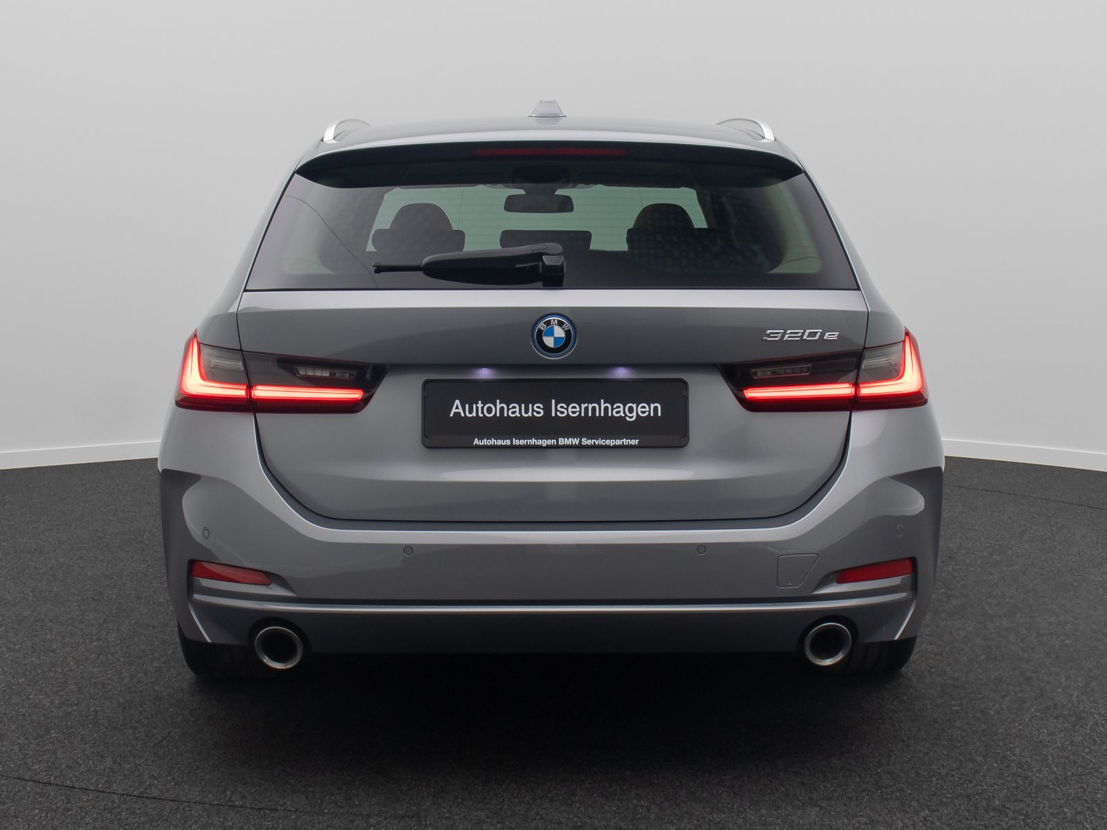 Fahrzeugabbildung BMW 320e Individual DAB HiFi Panorama Sport Leder