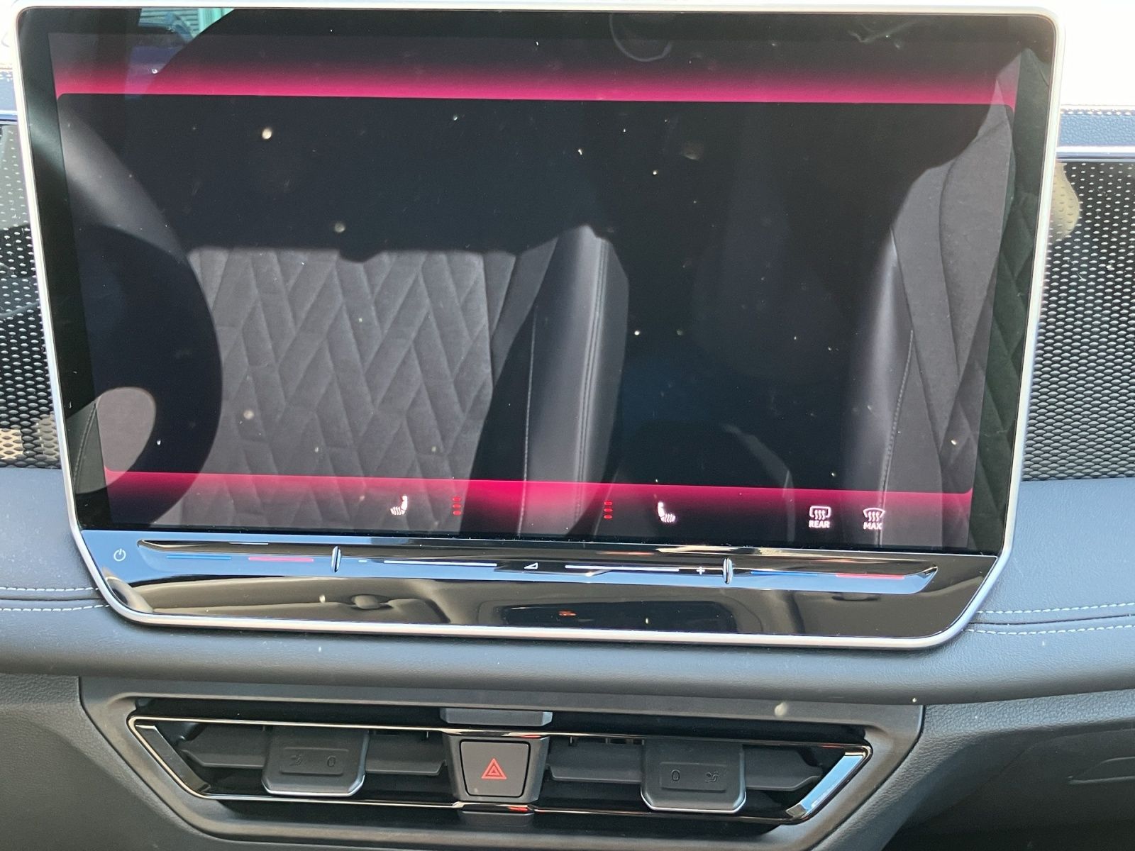 Fahrzeugabbildung Volkswagen Tiguan TDI Life DSG LED ACC AHK HuD NAVI PDC SHZ