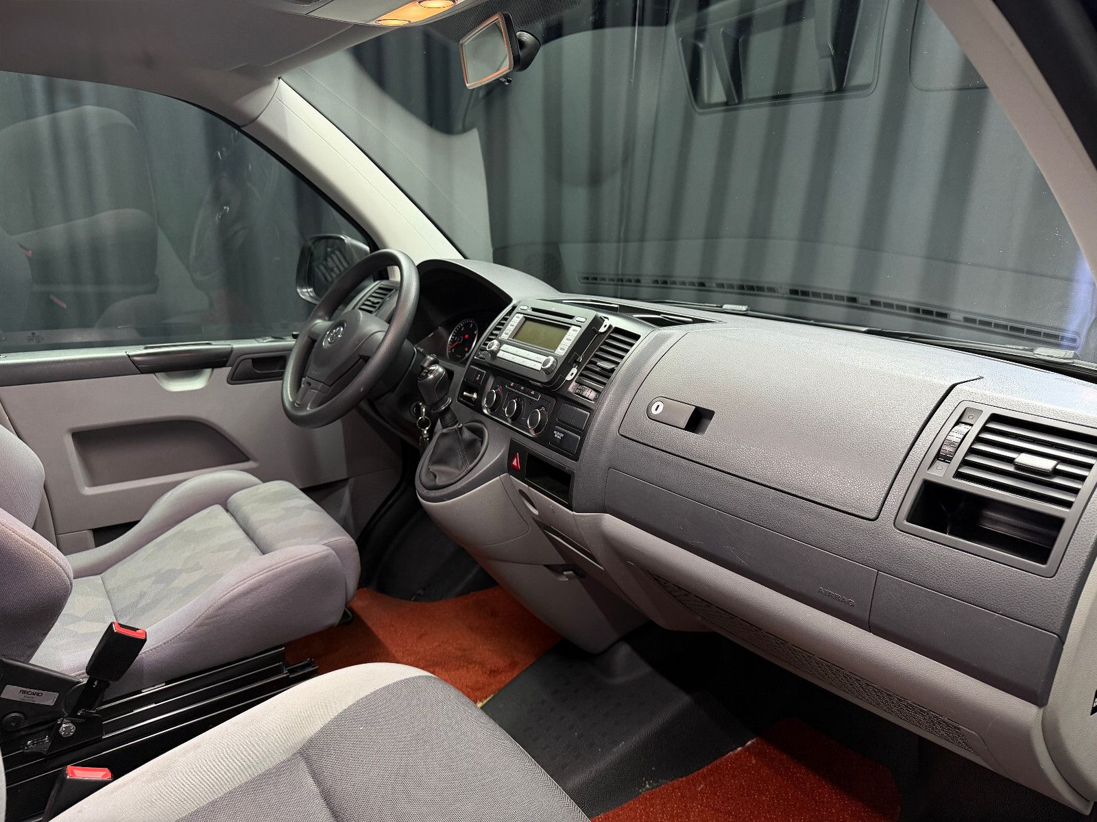 Fahrzeugabbildung Volkswagen T5 Transporter Kasten |KLIMA|1.HAND|RECARO|UMBAU