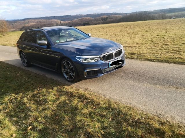 BMW M550d xDrive Touring A -