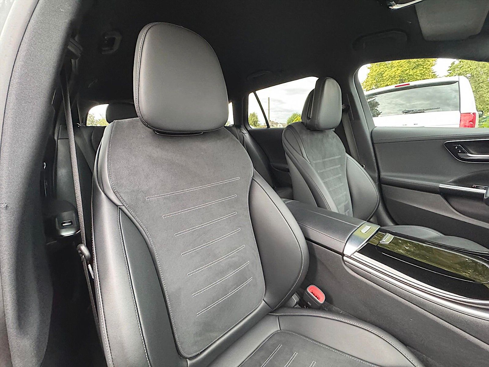 Fahrzeugabbildung Mercedes-Benz C 200 T AMG Night *Burmester*LED*DAB*1.Hand*