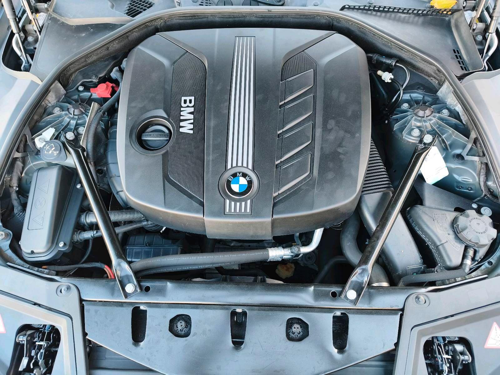 BMW 520 2011 — photo 11