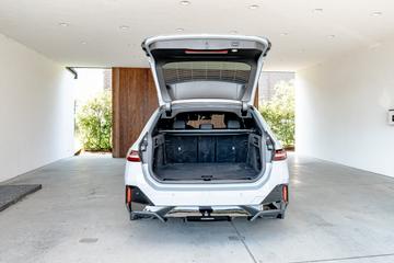صورة 7 لـ 2024 BMW I5