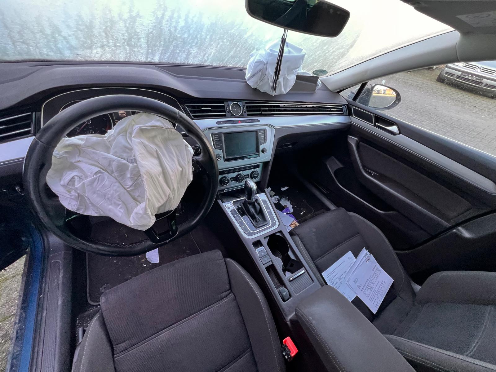Volkswagen Passat 2014 — photo 10