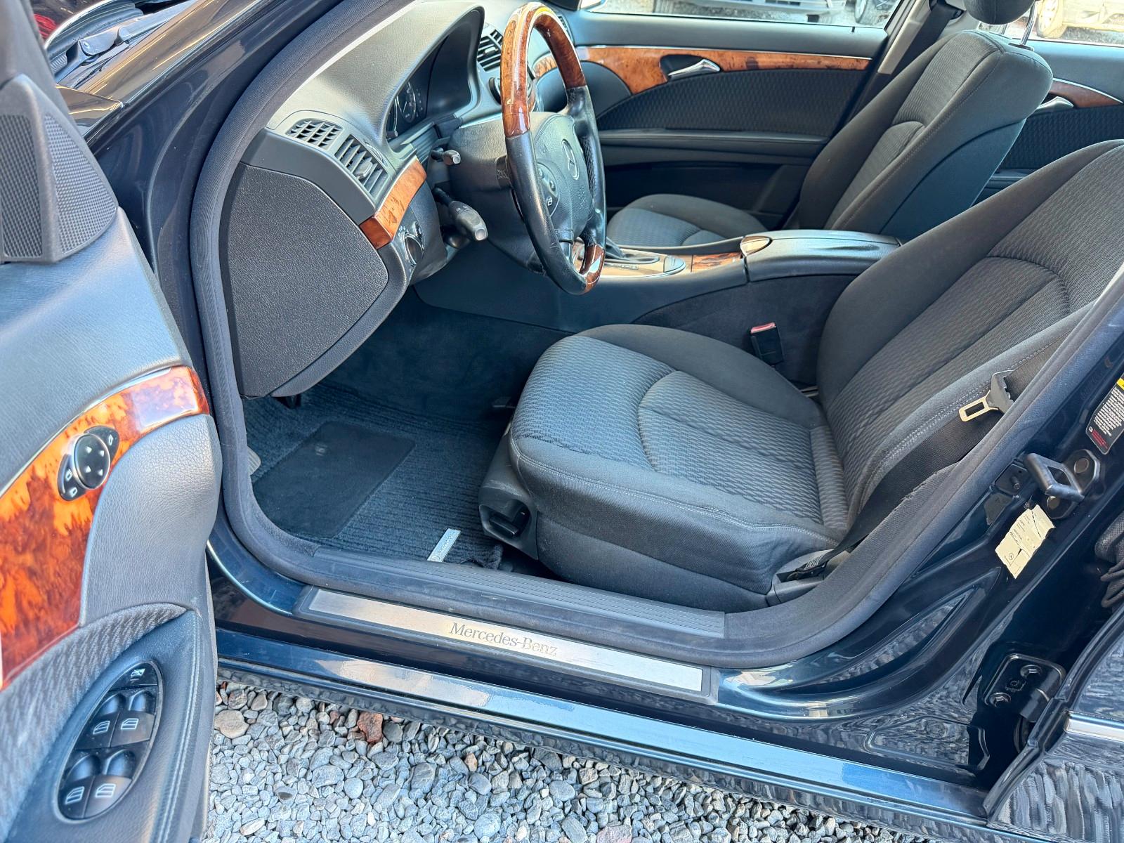 Mercedes-Benz E280 2005 — photo 12