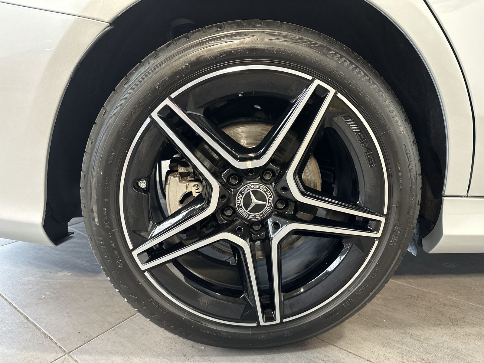 Fahrzeugabbildung Mercedes-Benz C 300de AMG-Line NAV+LED+KAMERA+CARPLAY+DAB+1H
