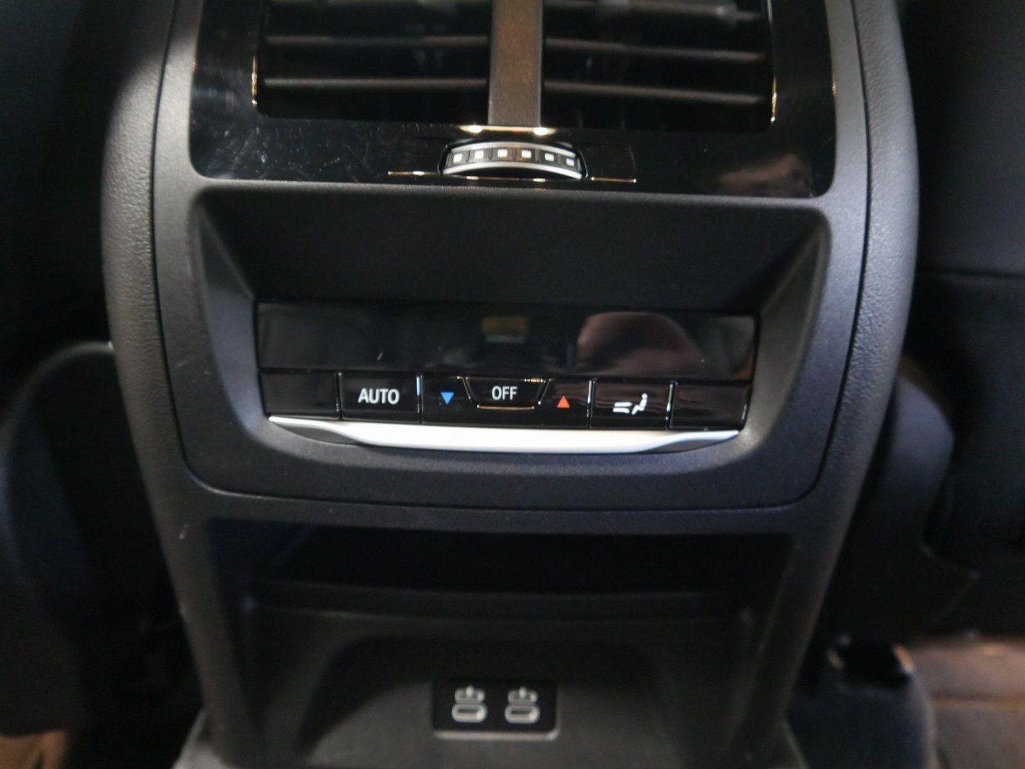 Fahrzeugabbildung BMW X3 xDrive20i | M Sportpaket | Sportsitze | HiFi